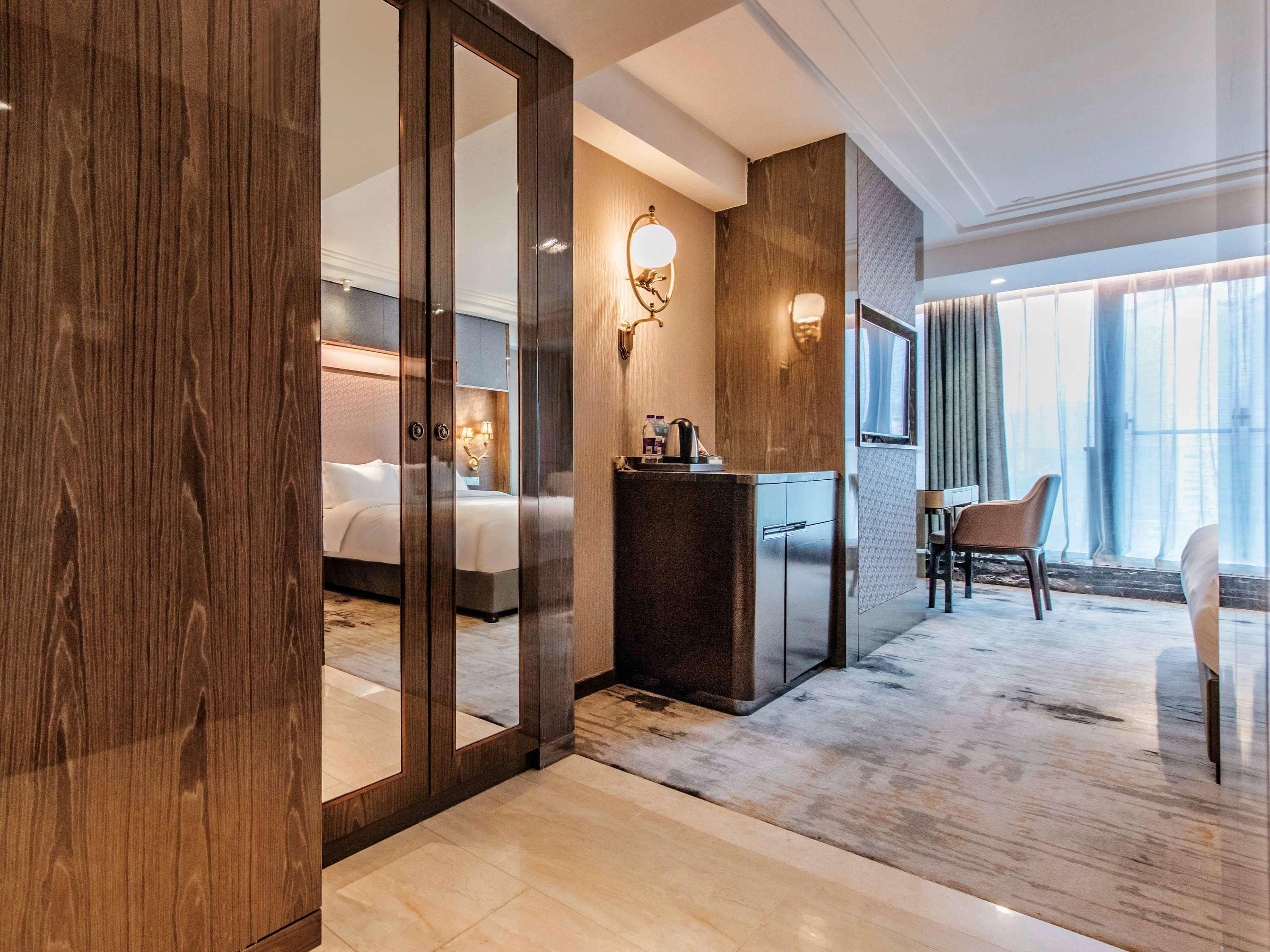Mercure Chongqing Downtown Екстер'єр фото