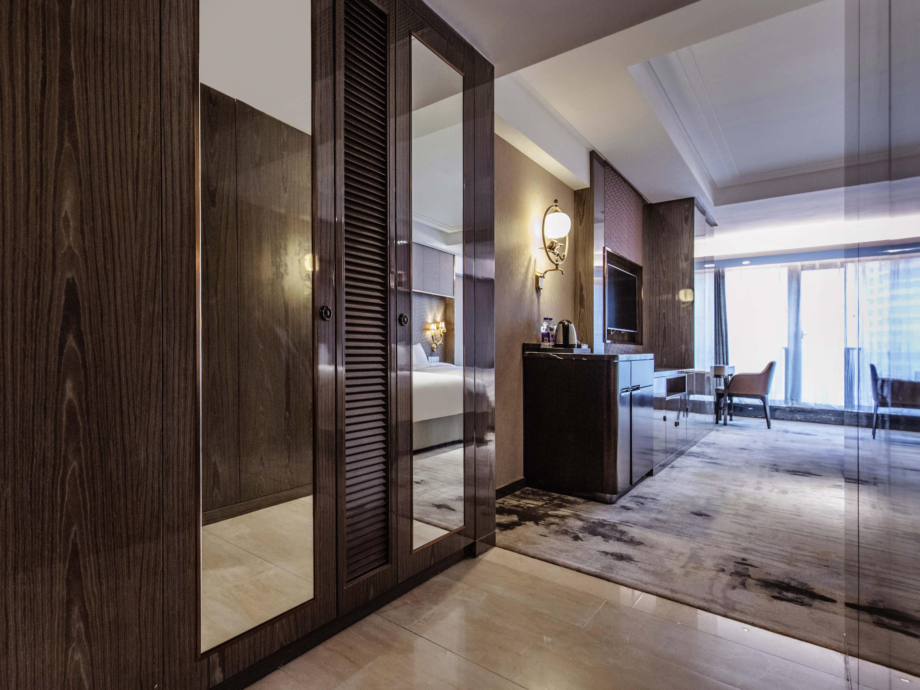 Mercure Chongqing Downtown Екстер'єр фото