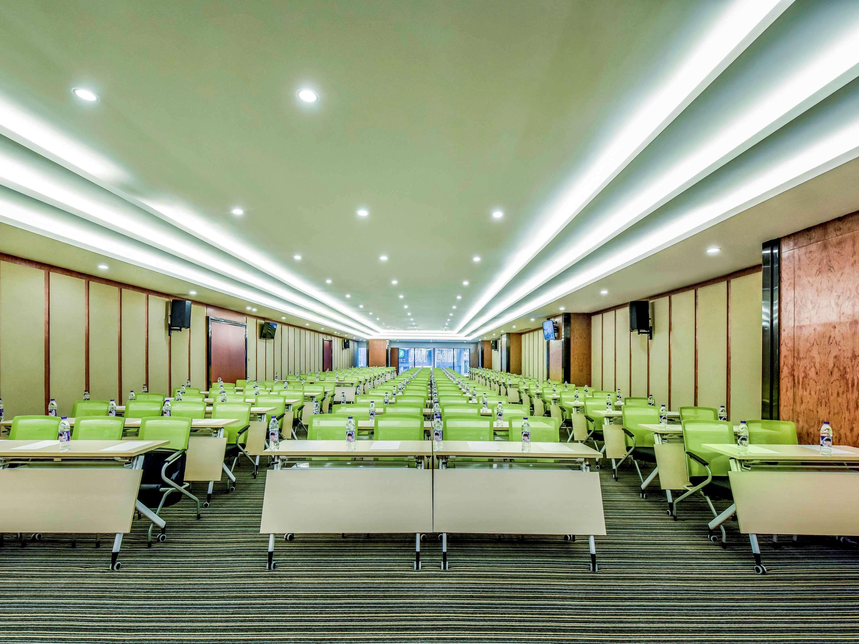 Mercure Chongqing Downtown Екстер'єр фото