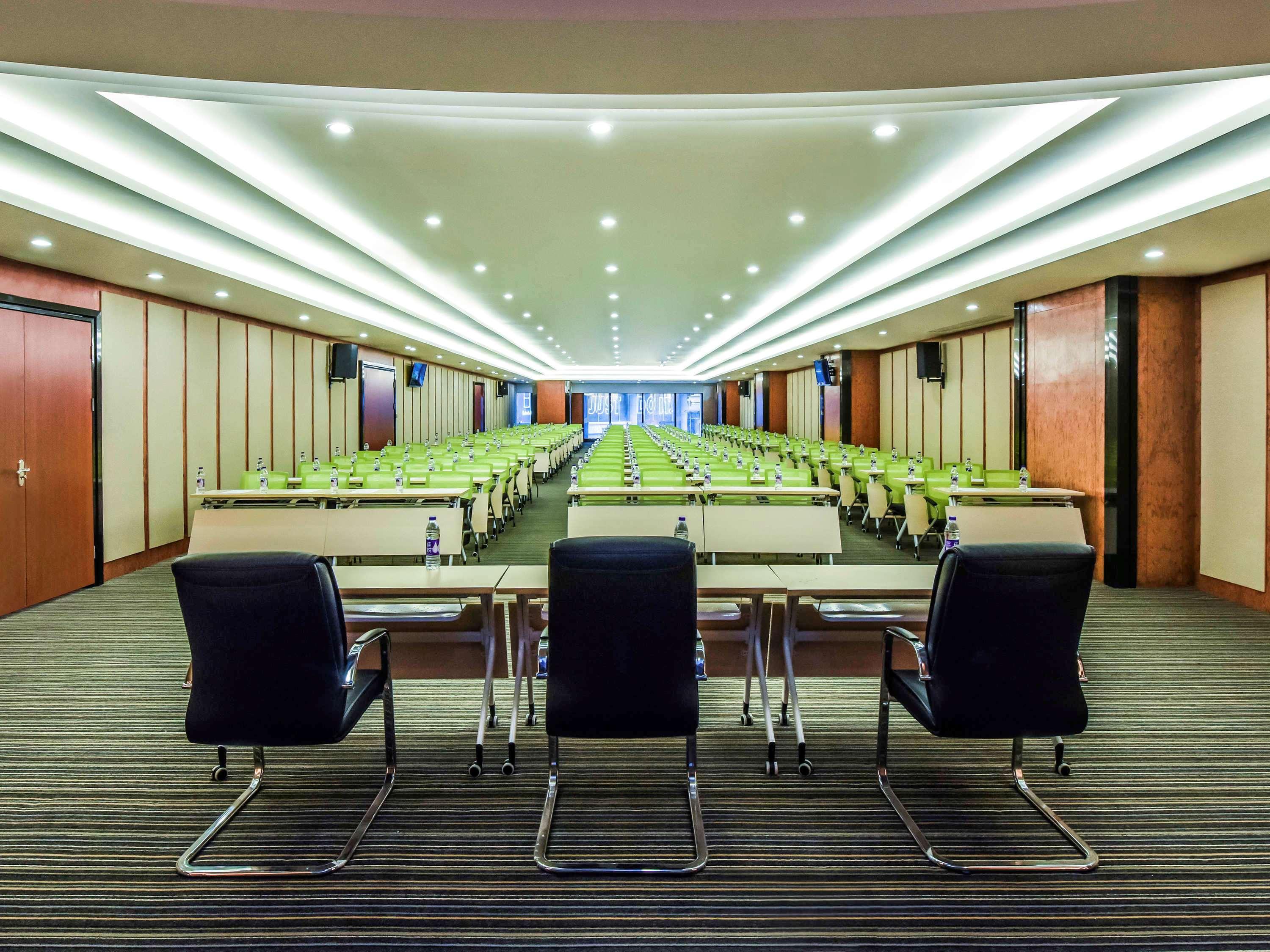 Mercure Chongqing Downtown Екстер'єр фото
