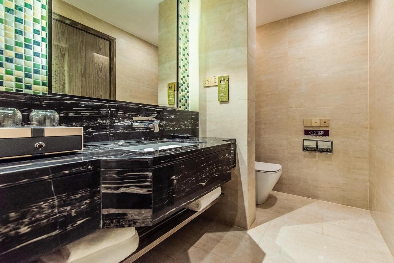 Mercure Chongqing Downtown Екстер'єр фото
